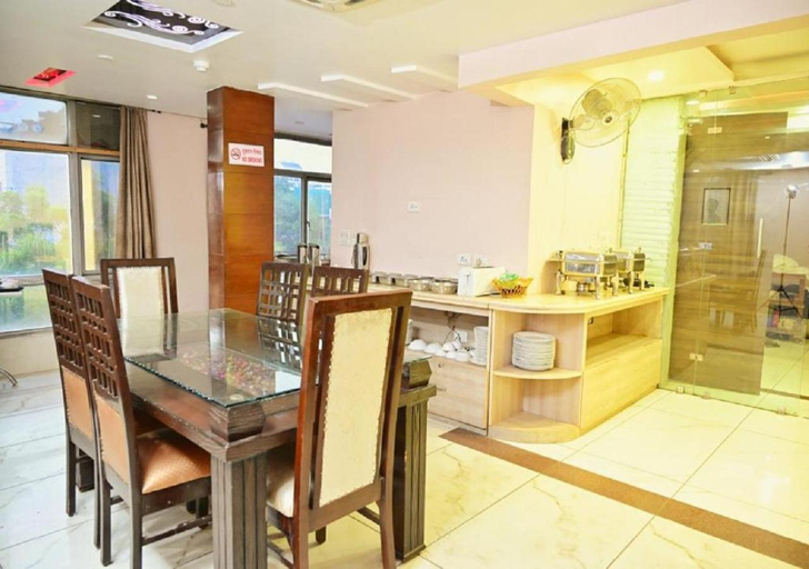Dining Room 4, Hotel Glory Villa, West