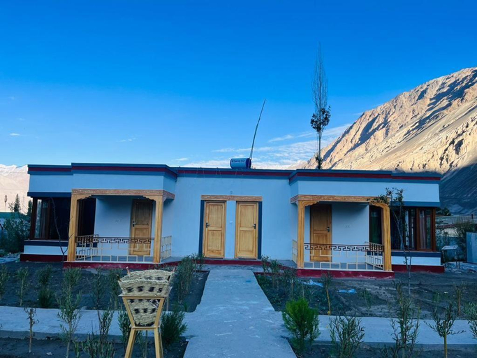 Others 3, B2 Resort, Leh