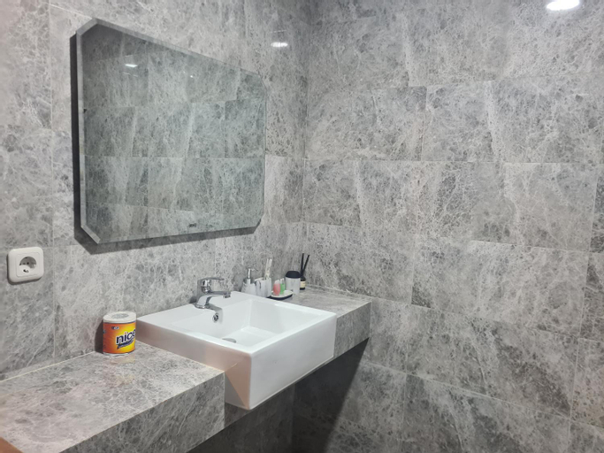 Bathroom 19