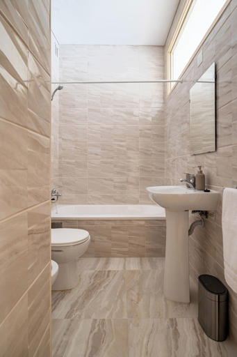 Bathroom 3, Marino · 3bed apt Close to Casa da Musica, Porto