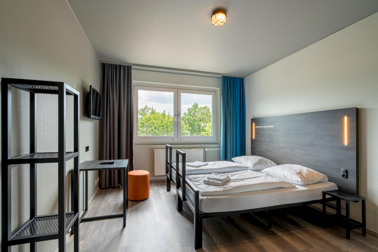 Bedroom 3, a&o Berlin Kolumbus, Berlin