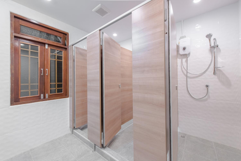 Bathroom 7