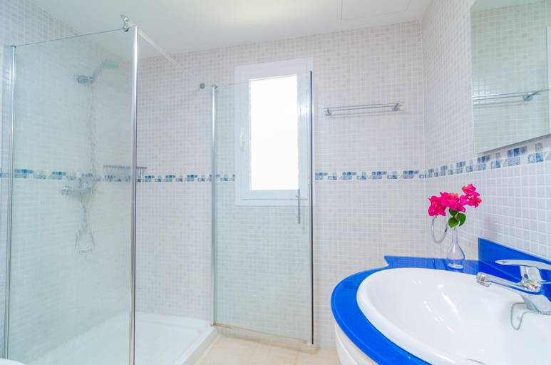 Bathroom 3, Bugambilia, Baleares