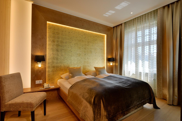 Bedroom 12