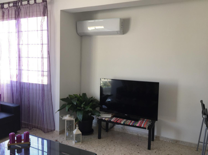 3, Vangelios Apartments