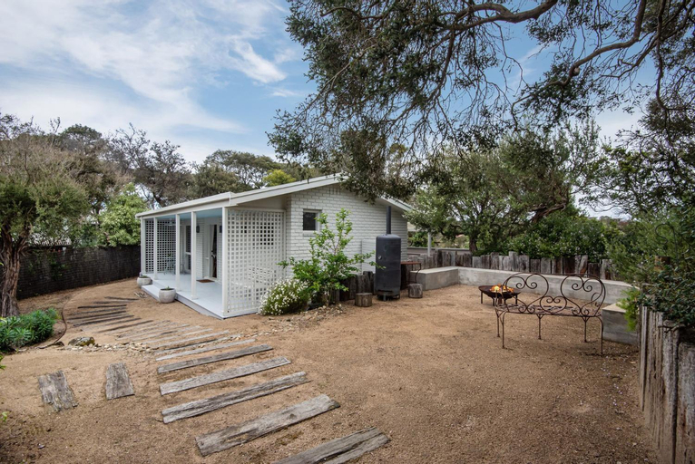 Lady Ellesmere in Blairgowrie, Mornington P'sula - South