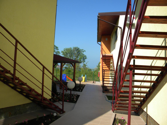 Others 2, Vilele Soarelui, Mangalia
