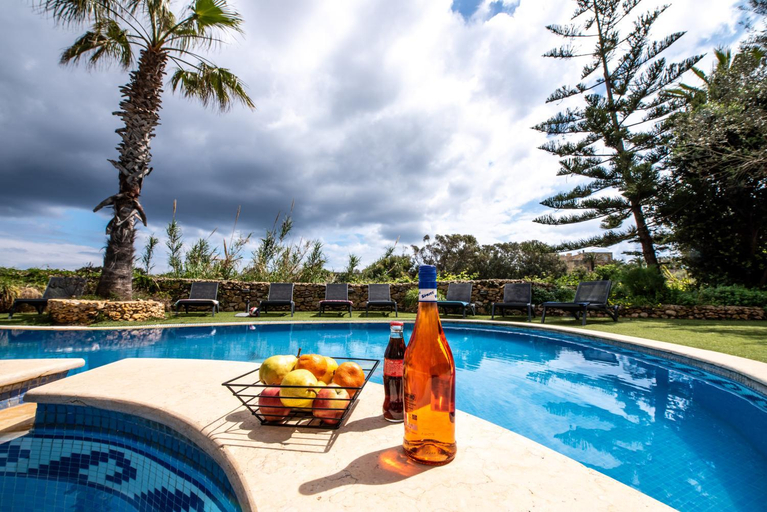 Swimming pool 4, Villa Soldanis Sleeps 12 with Pool