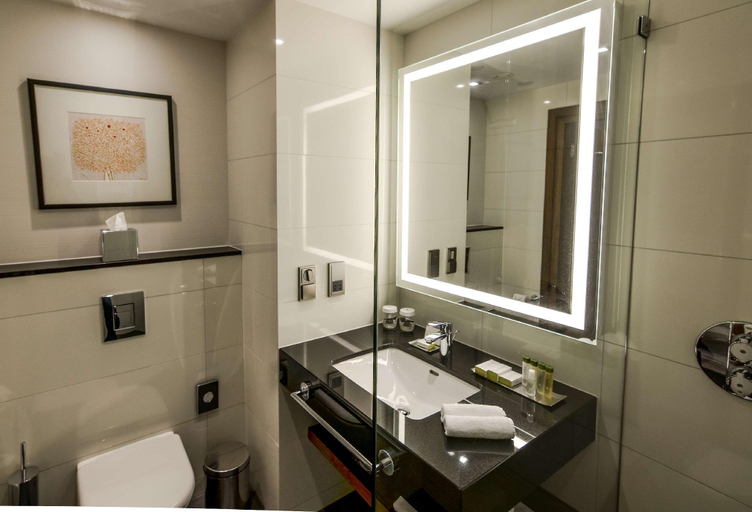 Bathroom 15