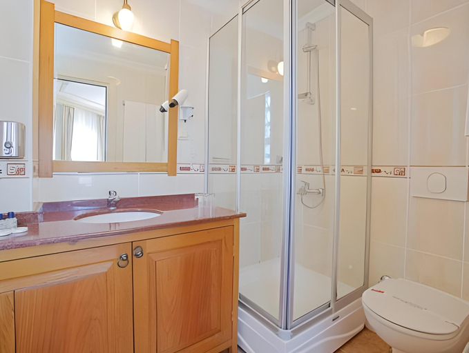 Bathroom 4, Hippodrome Hotel, Fatih