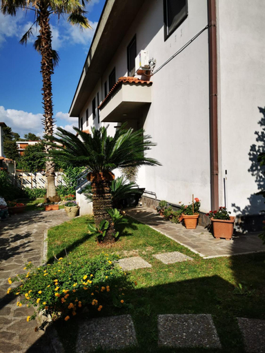 Others 4, B&B da Titina 153, Salerno