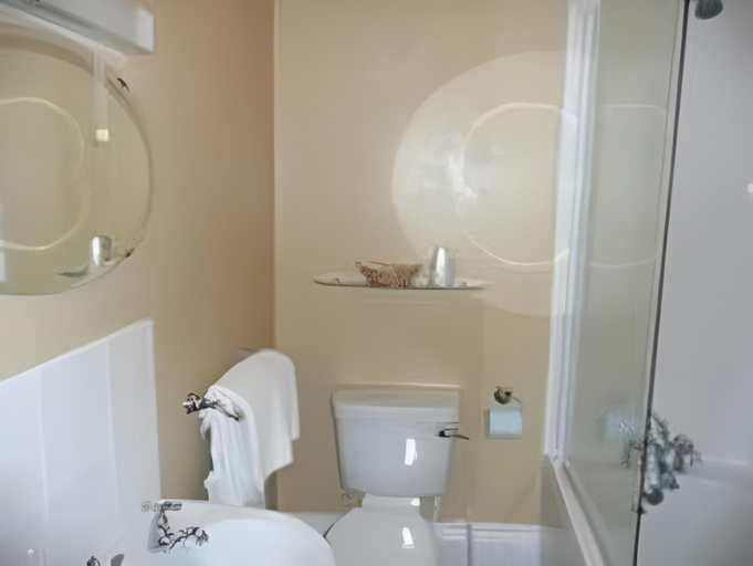 Bathroom 3, The Lismore, Oxfordshire