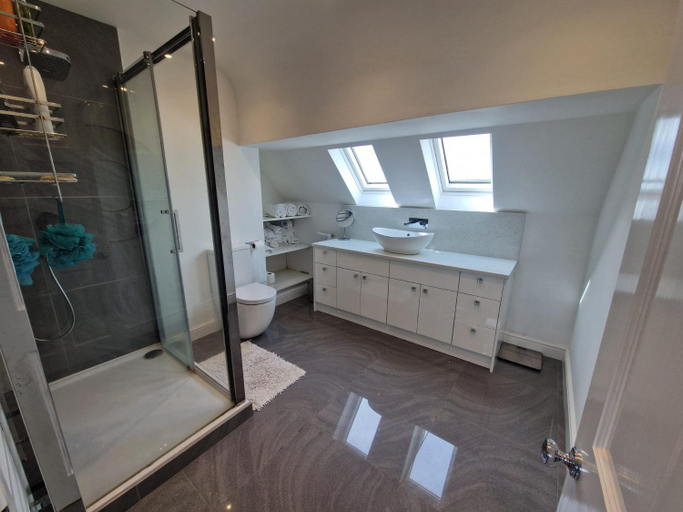 Bathroom, Oakenclough Hall, Cheshire East