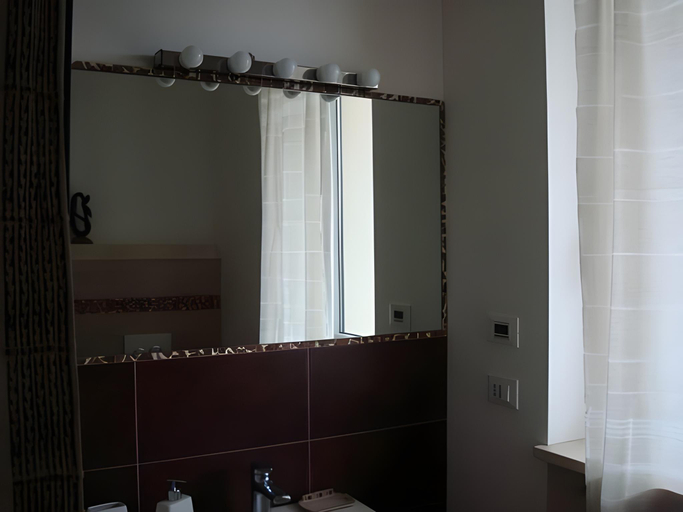 Bathroom 3, Domus Petrae - Ripatransone, Ascoli Piceno