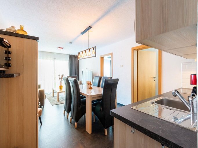 Others 5, Apartment in Ellmau with Ski-In Access, Kufstein