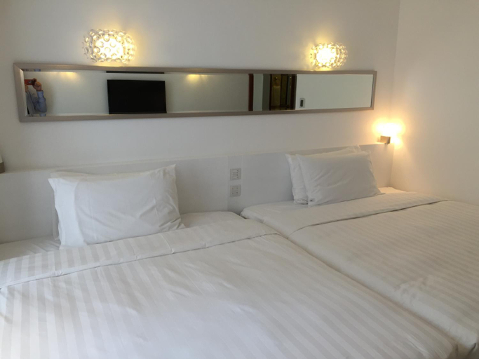 Bedroom 12