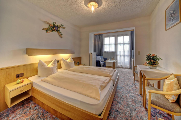 Bedroom 2, Ferienhotel Kollmerhof, Cham