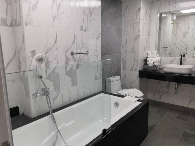 Bathroom 7
