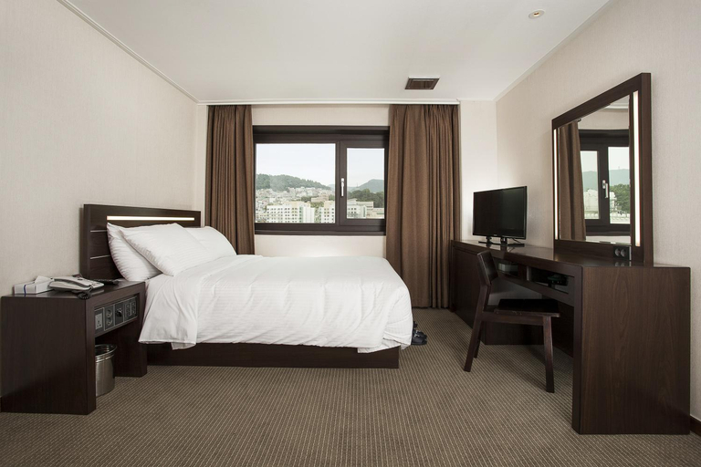Bedroom 15