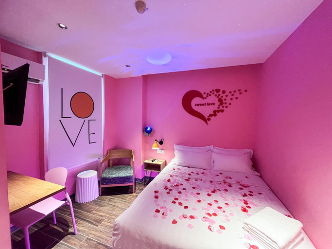 Bedroom 6
