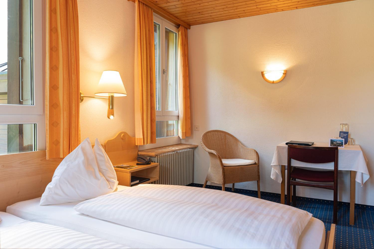 Bedroom 2, Hotel Bellevue-Wengen, Interlaken