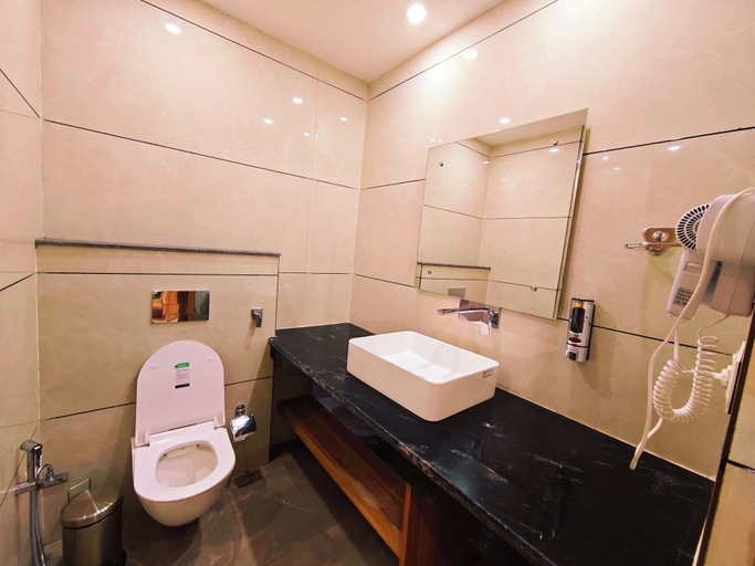Bathroom, Hotel Pines And peaks By Tws, Chamba