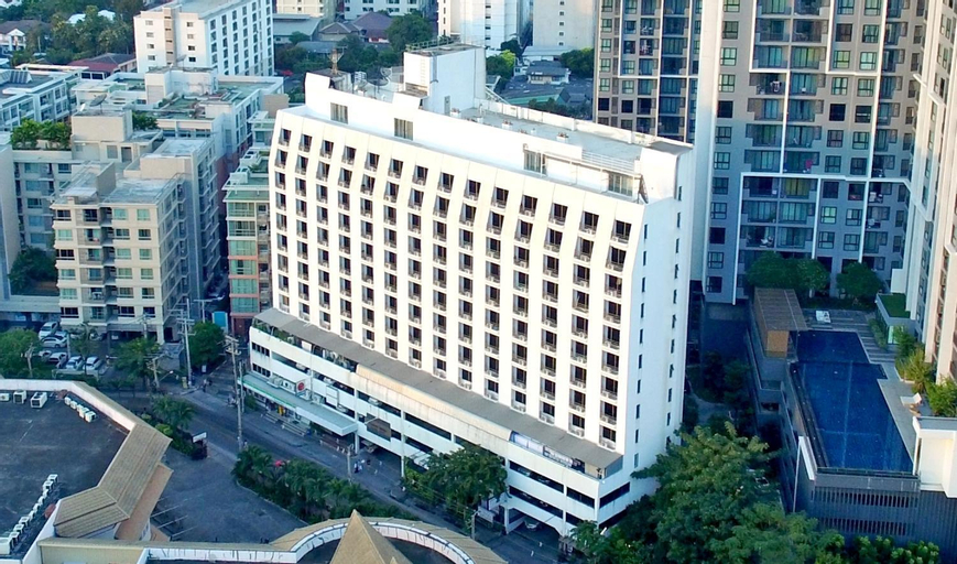 Exterior & Views 2, Watana Hotel, Huai Kwang