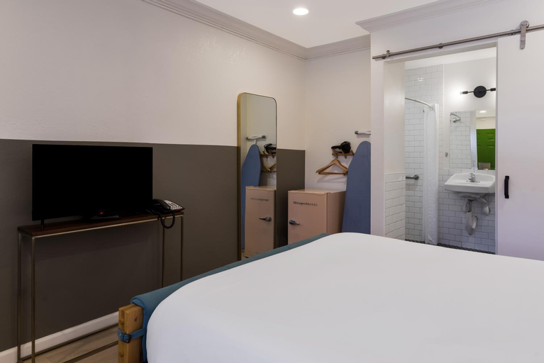Bedroom 8