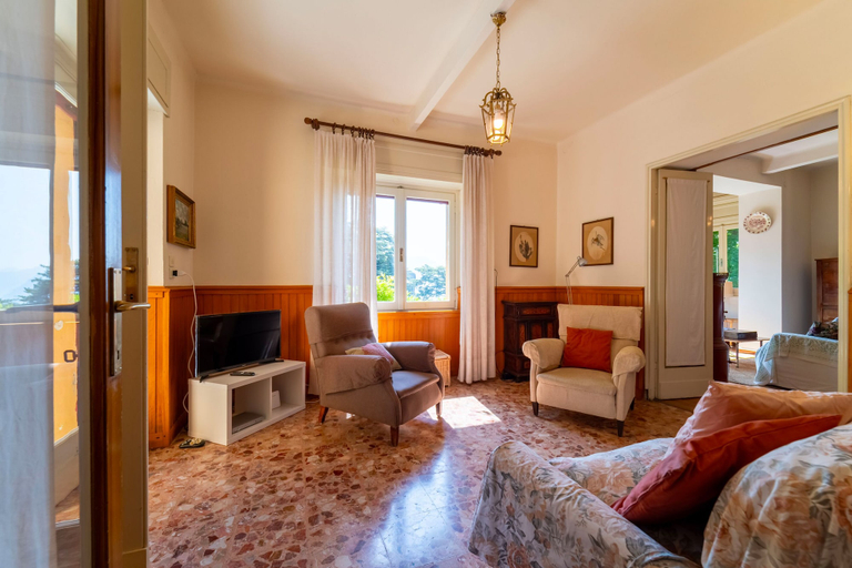 Others 5, A due passi dal Belvedere by Wonderful Italy, Como