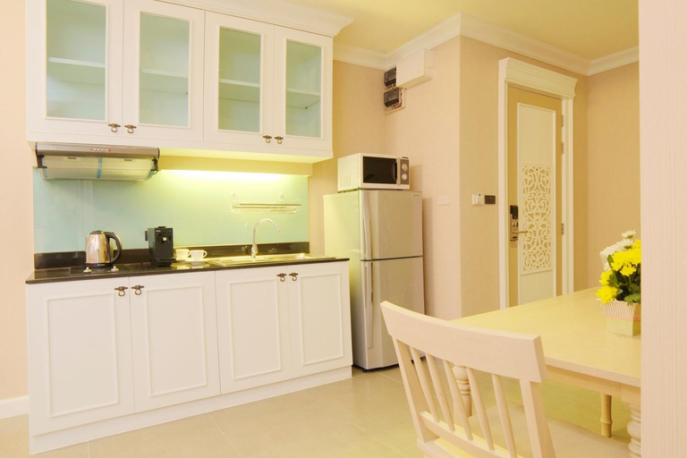 Dining Room 10