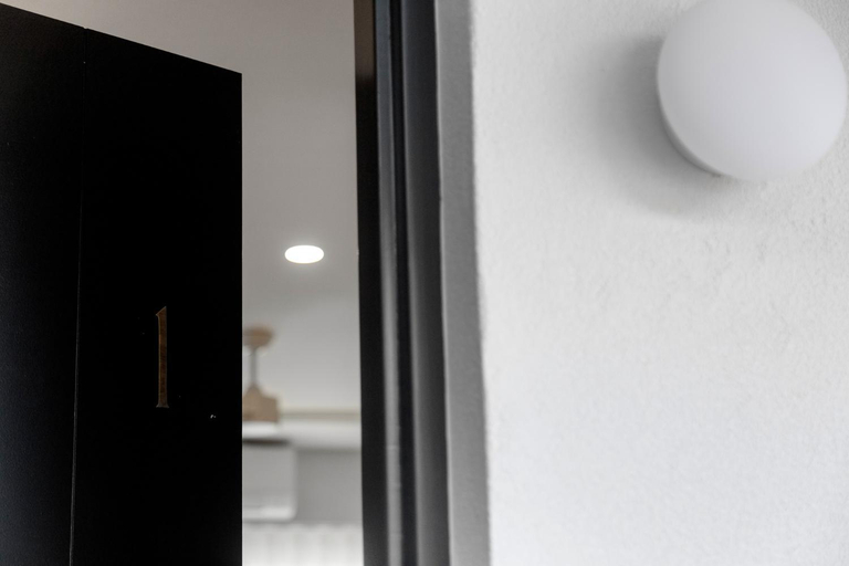 Others 1, The Lodge - 4 Luxury Central Private Studio Rooms - Free wifi, Mount Gambier