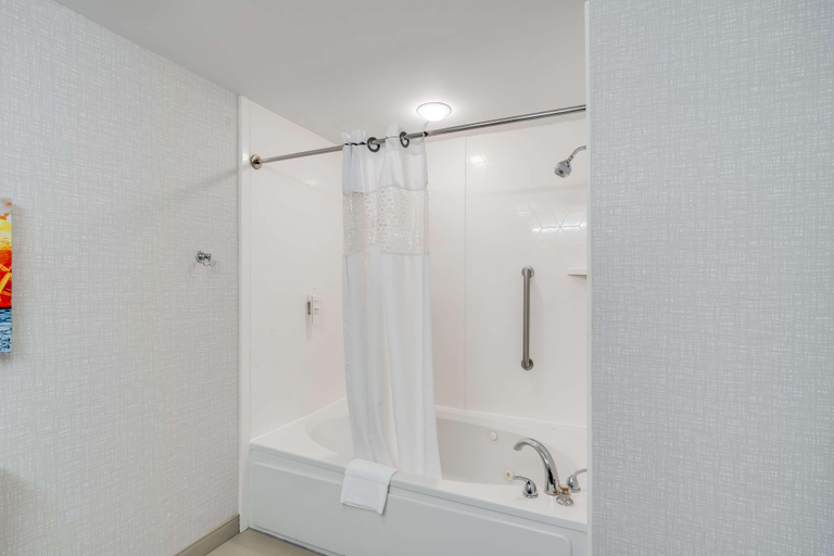 Bathroom 11