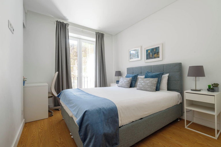 Bedroom 2, Almad3 Stylish Almada Hide-away, Porto