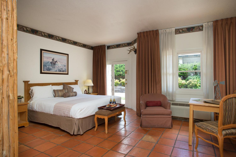 Bedroom 2, YO Ranch Hotel and Conference Center, Kerr