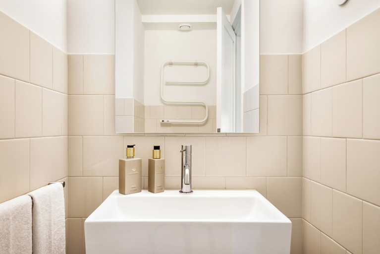 Bathroom 3, Acm014 Spacious 2BR Duplex in the Ground Floor, Porto