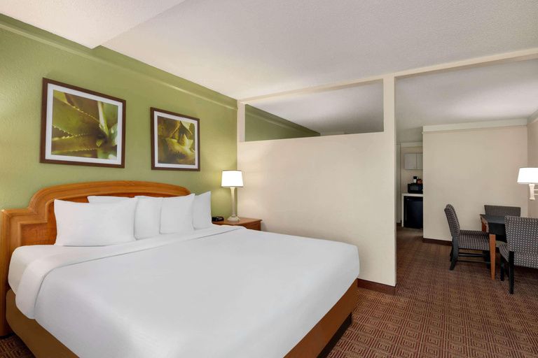Bedroom 3, Baymont By Wyndham Daytona Beach/Intl Speedway, Volusia