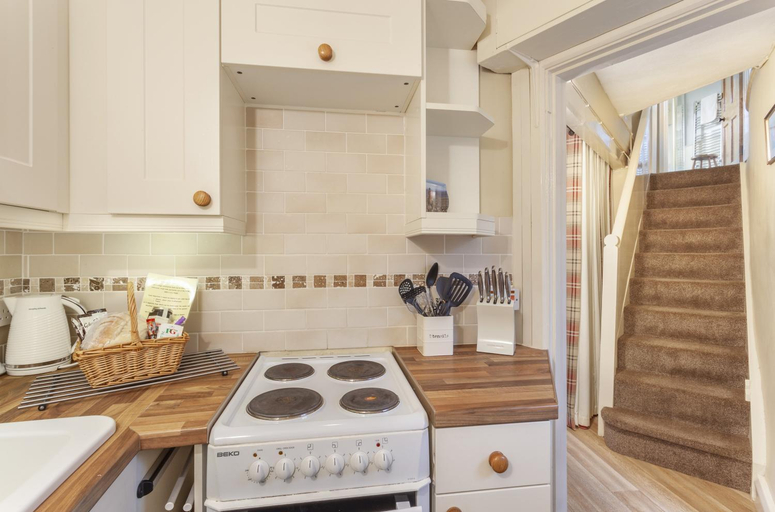 Others 5, Crown Cottage, Somerset