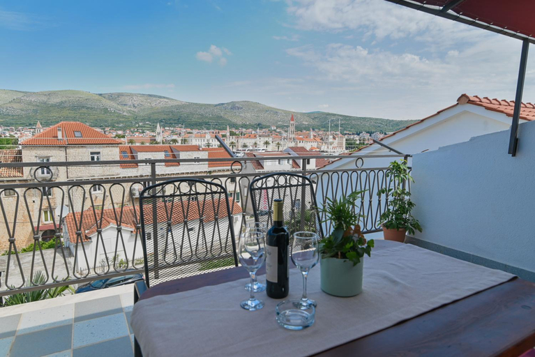 Others 3, Guesthouse Kate, Trogir