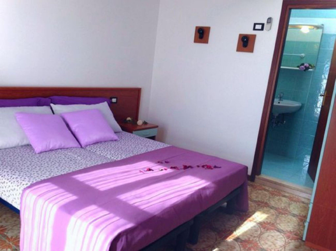 Bedroom 2, Modern accommodation in Bibione - Beahost, Venezia