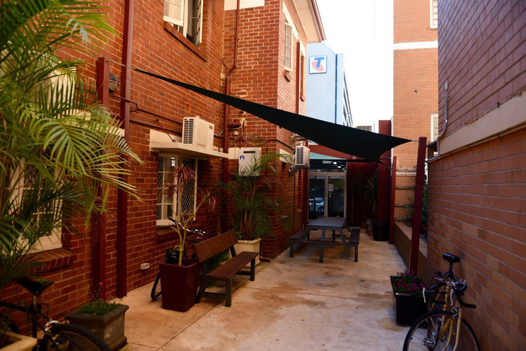 The Emperors Crown Hostel, Perth