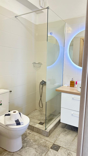 Bathroom 3, Gorgona Di Thassos, East Macedonia and Thrace