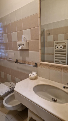 Bathroom 4, Hotel Dogana, Rimini