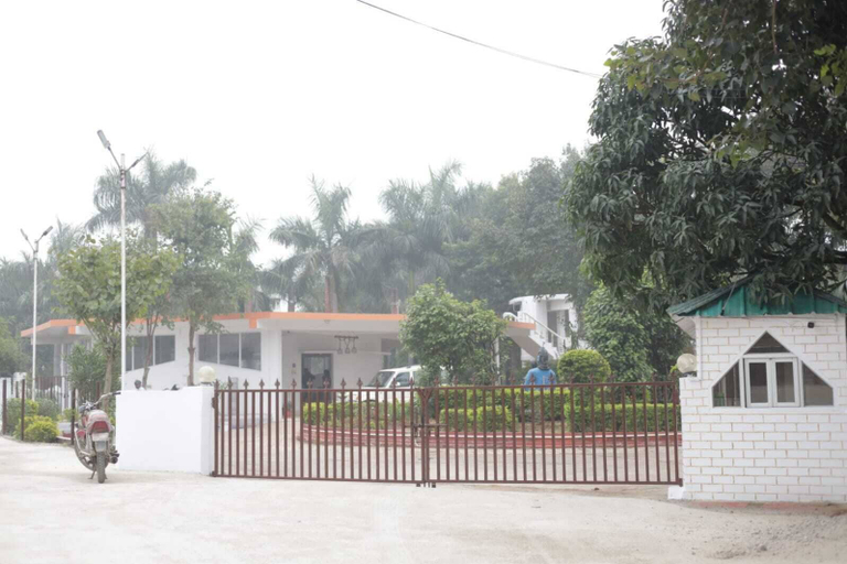 Exterior & Views 2, Hotel Shree Krishna Jungle Resort, Chhatarpur