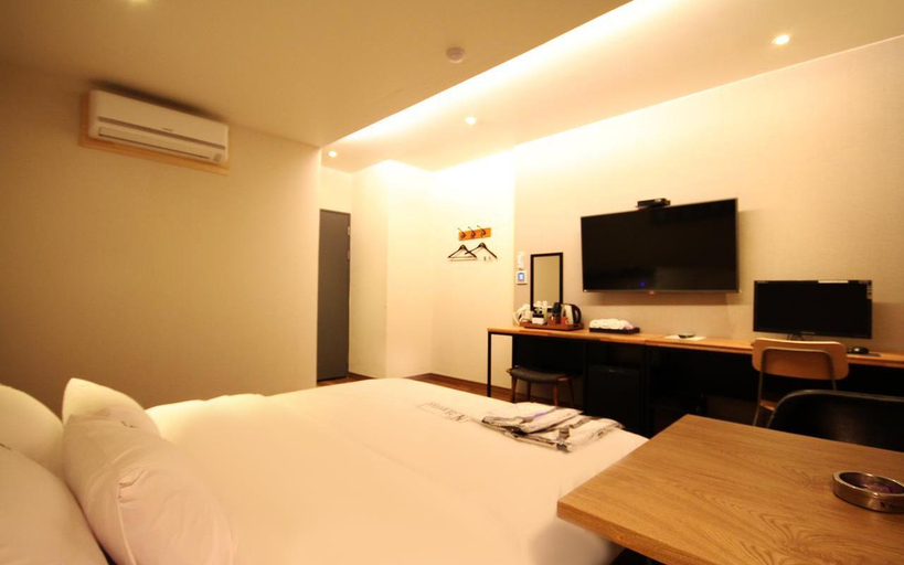 Others 3, Changwon Masan No.25 Odong, Masan