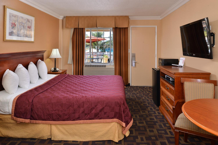 Bedroom 16