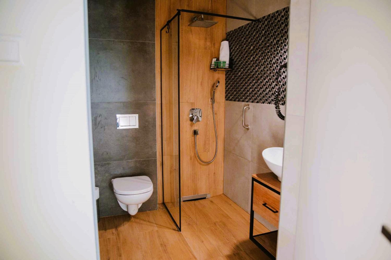 Bathroom 3, Stacja Kultura, Opole Lubelskie