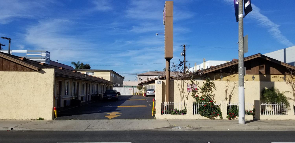 Others 3, Hollywood Park Motel, Los Angeles