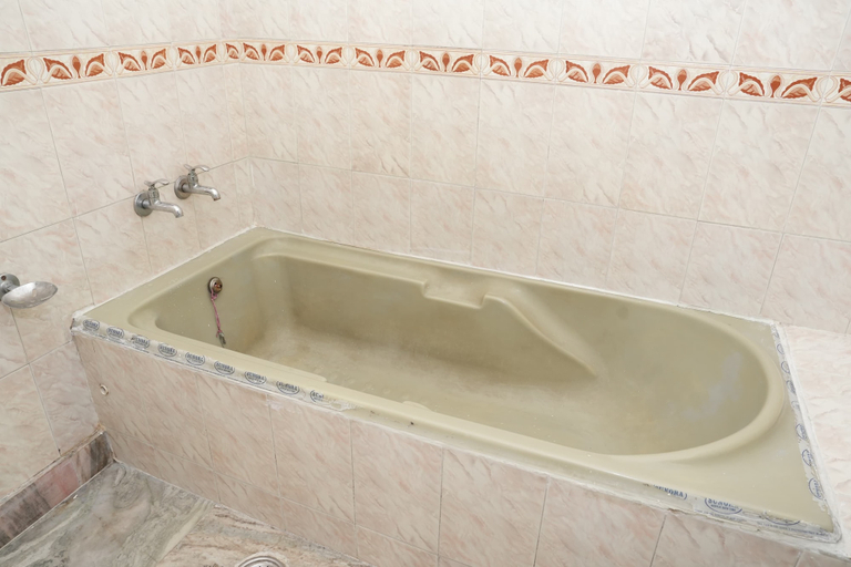 Bathroom, Hotel The Royal Kingdom Manali, Kullu