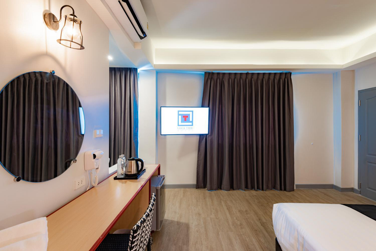Bedroom 30