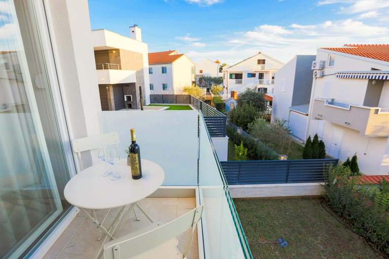 Others 4, Villa Astoria, Biograd na Moru